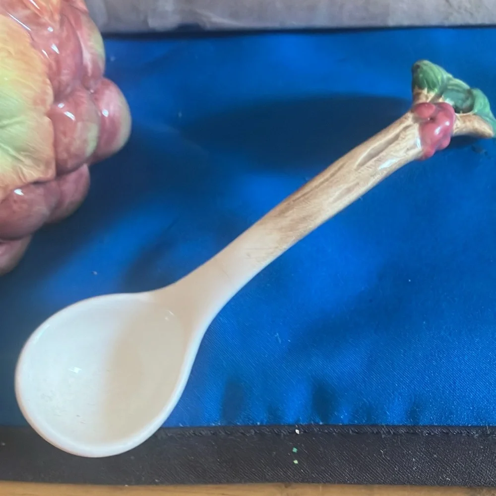Grapevine Ceramic gravy bowl